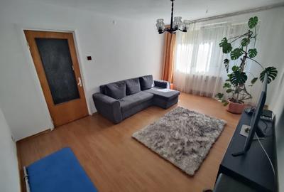 Apartament cu 3 camere decomandat, mobilat în Gorjului
