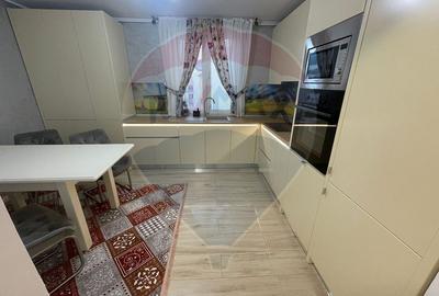 Apartament cu 3 camere de închiriat în zona Precista - 23