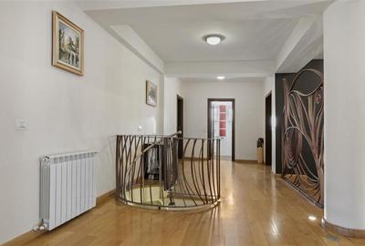 Vila de lux in apropiere de Cambridge School | Curte superba - 20