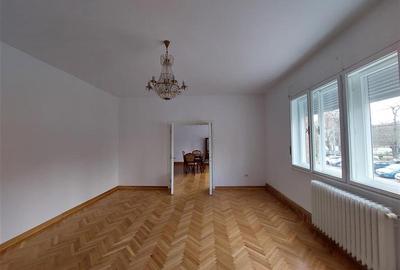 Apartament 5 camere central, renovat, pentru locuit sau birou - 9