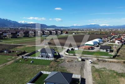 Teren intravilan construibil, utilități complete Str. Cetății - Comision 0 - 5