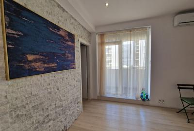 Apartament cu 2 camere semidecomandat, mobilat în Nord