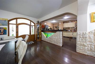 Vanzare Vila Pensiune 11 camere zona Mamaia Nord langa plaja - 6