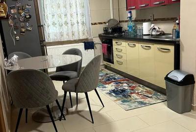 Apartament cu 3 camere semidecomandat, mobilat în Gorjului