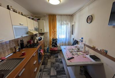 Apartament 2 camere 50 mp-parter inalt-2 parcari-Zona Imp. Traian - 3