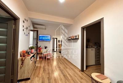 Apartament cu 3 camere semidecomandat, mobilat în Central