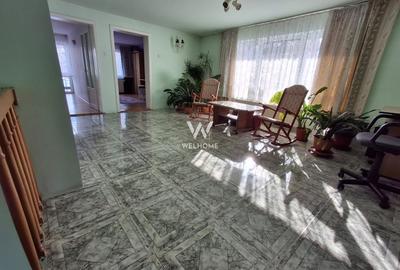 Casă individuală cu 7 camere în Piața Cluj