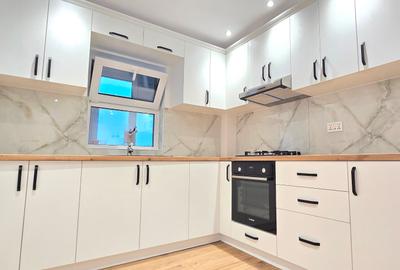 Apartament cu 3 camere decomandat în Alexandru cel Bun