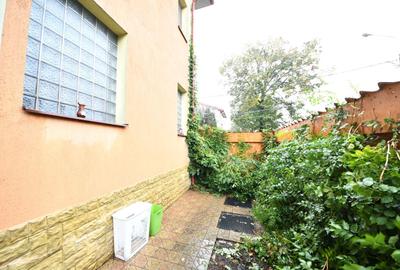Vila spatioasa, pretabil pentru locuit/clinica, zona Micro 17 – Galati - 53