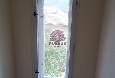 Casă solidă în Orșova, S+P+E, 220 mp, teren 284 mp - 40