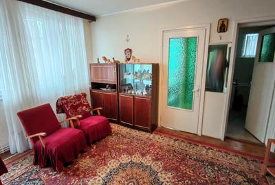 Apartament cu 3 camere semidecomandat în Țiglina 2