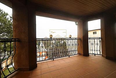 Casă individuală cu 7 camere în Otopeni