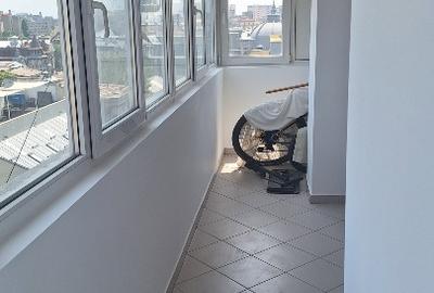 Vând apartament patru camere decomandate. - 12