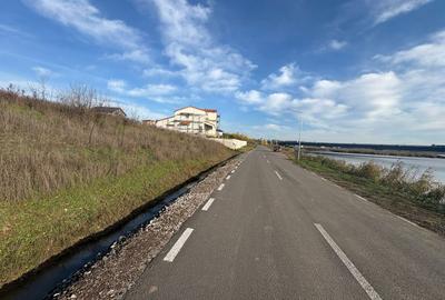 Teren 10.009 mp cu deschidere 70 m — vedere la lac și pădure - 2