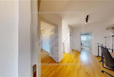 Apartament de vanzare in Sibiu  - 4 camere, 2 bai si balcon - - 13