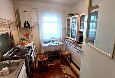 Apartament 2 camere decomandat etaj 1 Cetate - 2