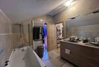 De vanzare | Casa Individuala | 154 mp | Transylvania College | Strada Privata - 15