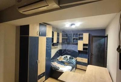 //4 CAMERE//BULEVARDUL REPUBLICII// - 7