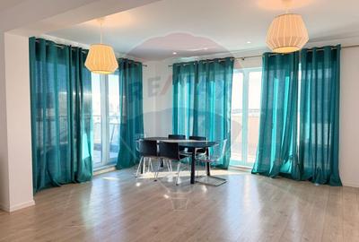 Apartament cu 3 camere semidecomandat, mobilat în Nord