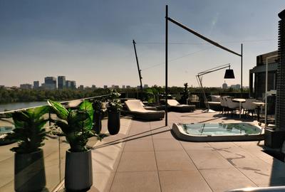 Penthouse cu 5 camere decomandat în Herăstrău