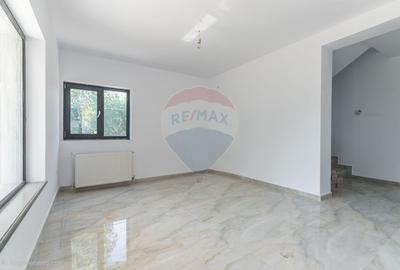 Casă de Vânzare 5 camere, 1000mp Teren - Visan, Iasi - Comision 0% - 2