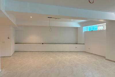 Unirii, sp.comercial, 100mp, demisol, pretabil salon/spa, birouri, 1500Euro/luna - 1