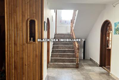 Vila 7 camere D+P+1+M - 2 Garaje - 50m de plaja - Zona centrala - 12