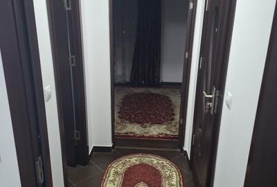 Apartament cu 2 camere semidecomandat, mobilat în Podu Roș