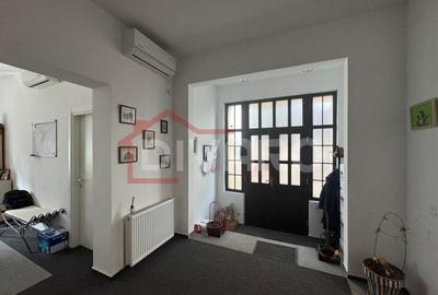 Inchiriere vila 12 camere S+P+1+M Cotroceni metrou ideal birouri - 1