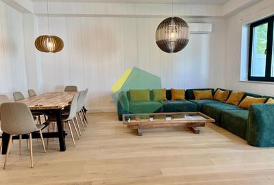 Casă individuală cu 8 camere în Corbeanca