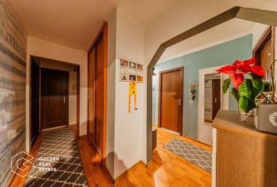 Apartament 4 camere, langa campusul UVVG, decomandat, etaj 3, comision 0% - 14