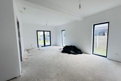 Duplex despartit prin camera tehnica- 4 camere si 3 bai - Urseni - 7