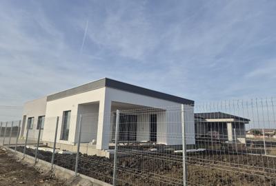 Vila moderna parter. 4 camere, eficienta energetic Via Carmina Arad, comision 0 - 10