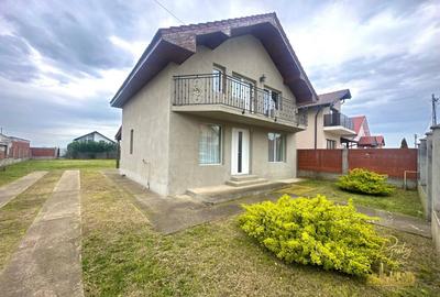 Casă individuală cu 4 camere în Sântandrei