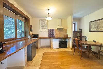 Casa individuala cu personalitate, strada privata cu acces securizat, Europa - 2