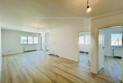 Apartament cu 3 camere nedecomandat în Exterior Sud