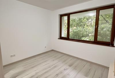 Apartament cu 3 camere în Tei