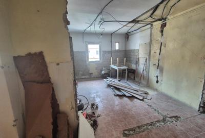 Vand apartament 3 camere et.1 Lunca - 2