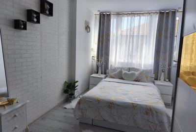 Apartament cu 3 camere, mobilat în Spitalul Județean