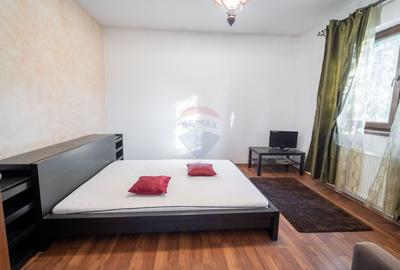 De vanzare casă  5 camere - 12