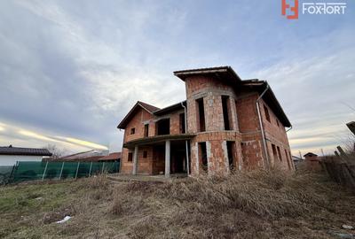OPORTUNITATE - Casa individuala la rosu, teren de 851 mp in Peciu Nou - 1