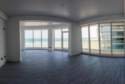 Apartament cu 3 camere decomandat în Năvodari