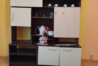 De vanzare  Apartament cu 3 camere - 2