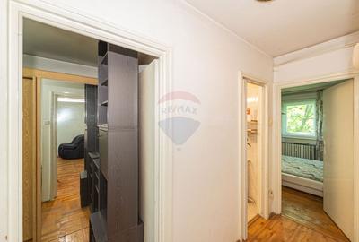 Apartament cu 3 camere de vanzare, 57 mp,  zona Crangasi - 7