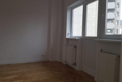 Apartament 3 camere, 2 bai, pretabil birou, ultracentral, 945 euro - 10
