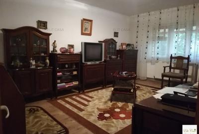 Apartament cu 2 camere decomandat, mobilat în Nicolina