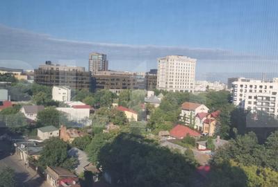 Apartament cu 3 camere semidecomandat, mobilat în Central