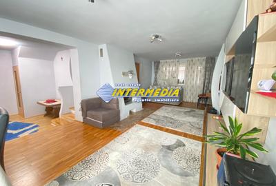 Casă individuală cu 5 camere în Cetate
