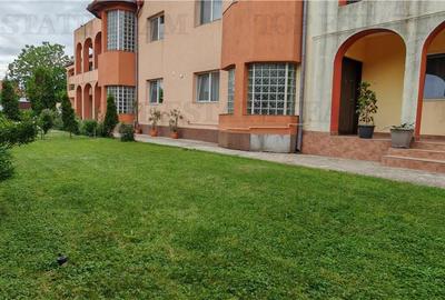 Vila 14+ camere 970mp, teren 1045mp, pt ninim 2 familii, mobilata/utilata, 2 gar - 10