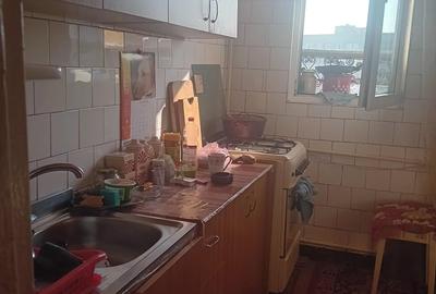 Dristor-metrou in fata blocului - 1